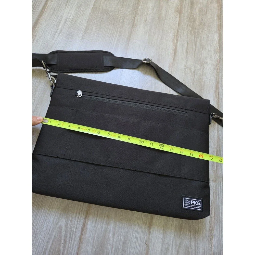 PKG Black Messenger Bag Laptop Tablet Crossbody Briefcase Travel Work Unisex EUC